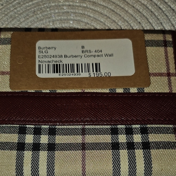 Authentic Burberry Vintage Nova Check Wallet - Brand New Condition - Picture 12 of 16